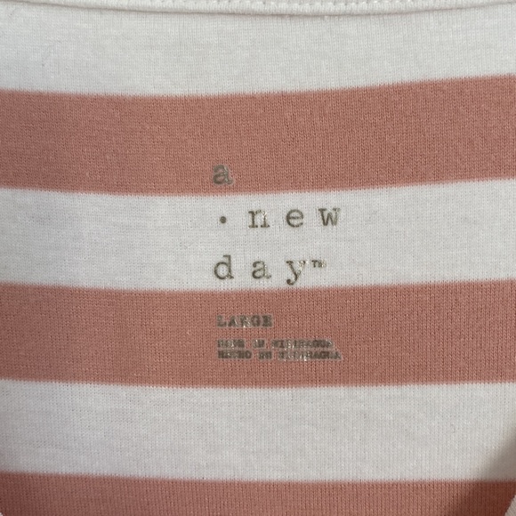 T shirt - Picture 2 of 2